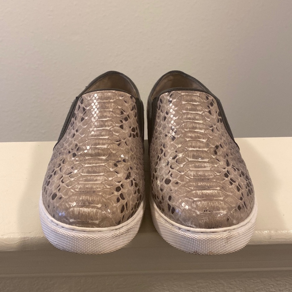Vince Camuto slip on shoes Sz 9